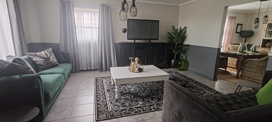 3 Bedroom Property for Sale in Heiderand Western Cape